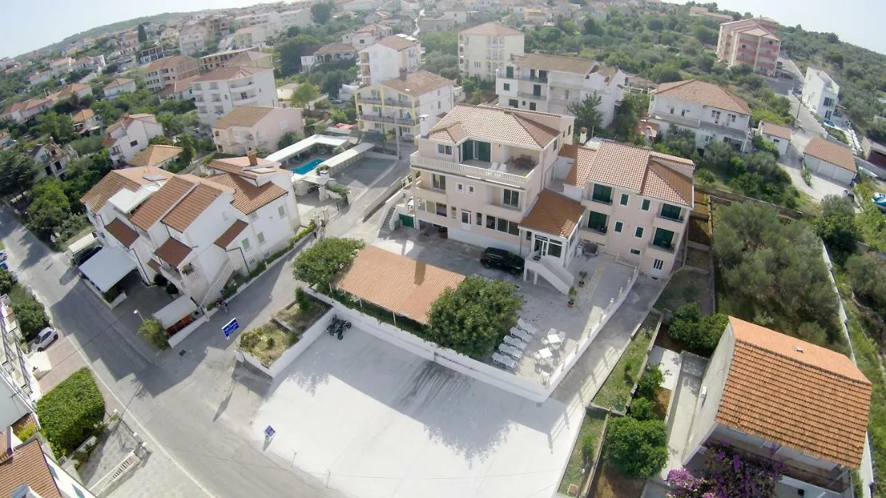 Apartments Fumija location