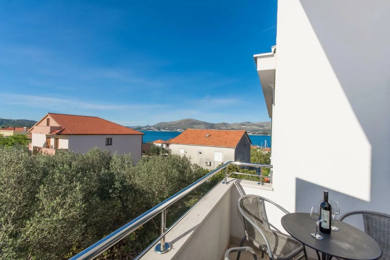 Apartments Fumija Trogir