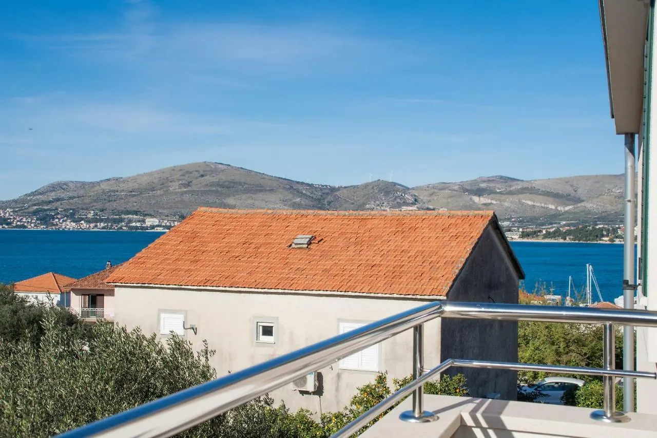 Apartments Fumija Trogir