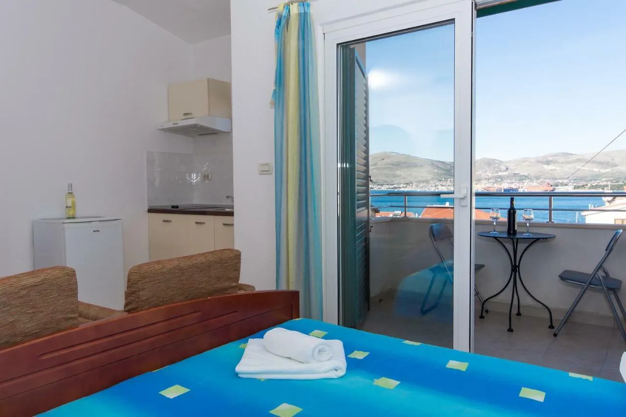 Apartments Fumija Trogir