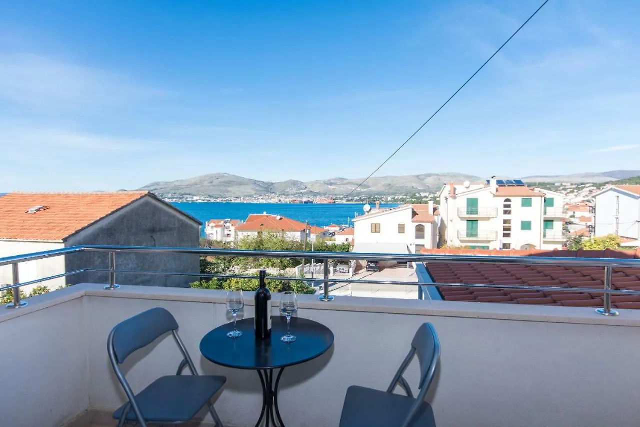 Apartments Fumija Trogir