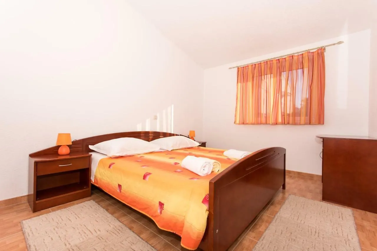 Apartments Fumija Trogir