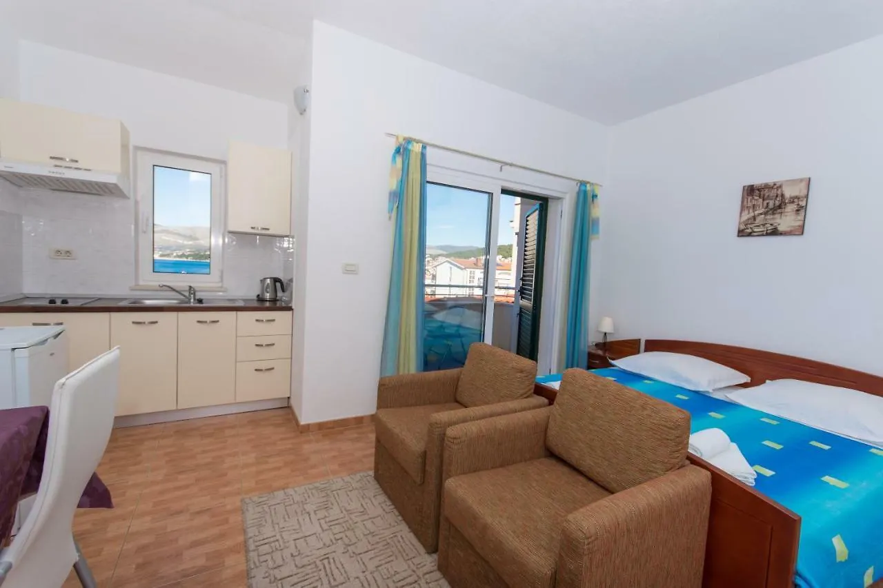 Apartments Fumija Trogir